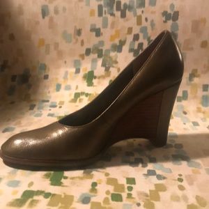 Olive Donald J Pliner shoes size 6